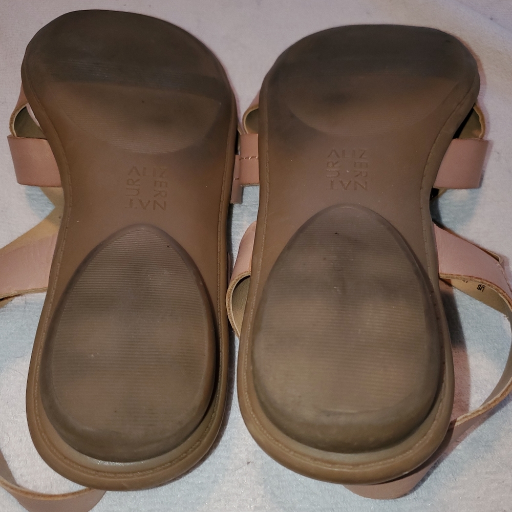 Sandles - Picture 2 of 2